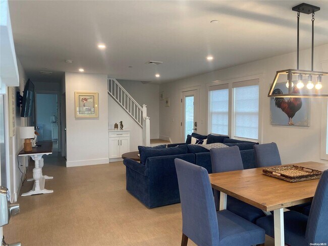 Photo - 448 Dehnhoff Walk