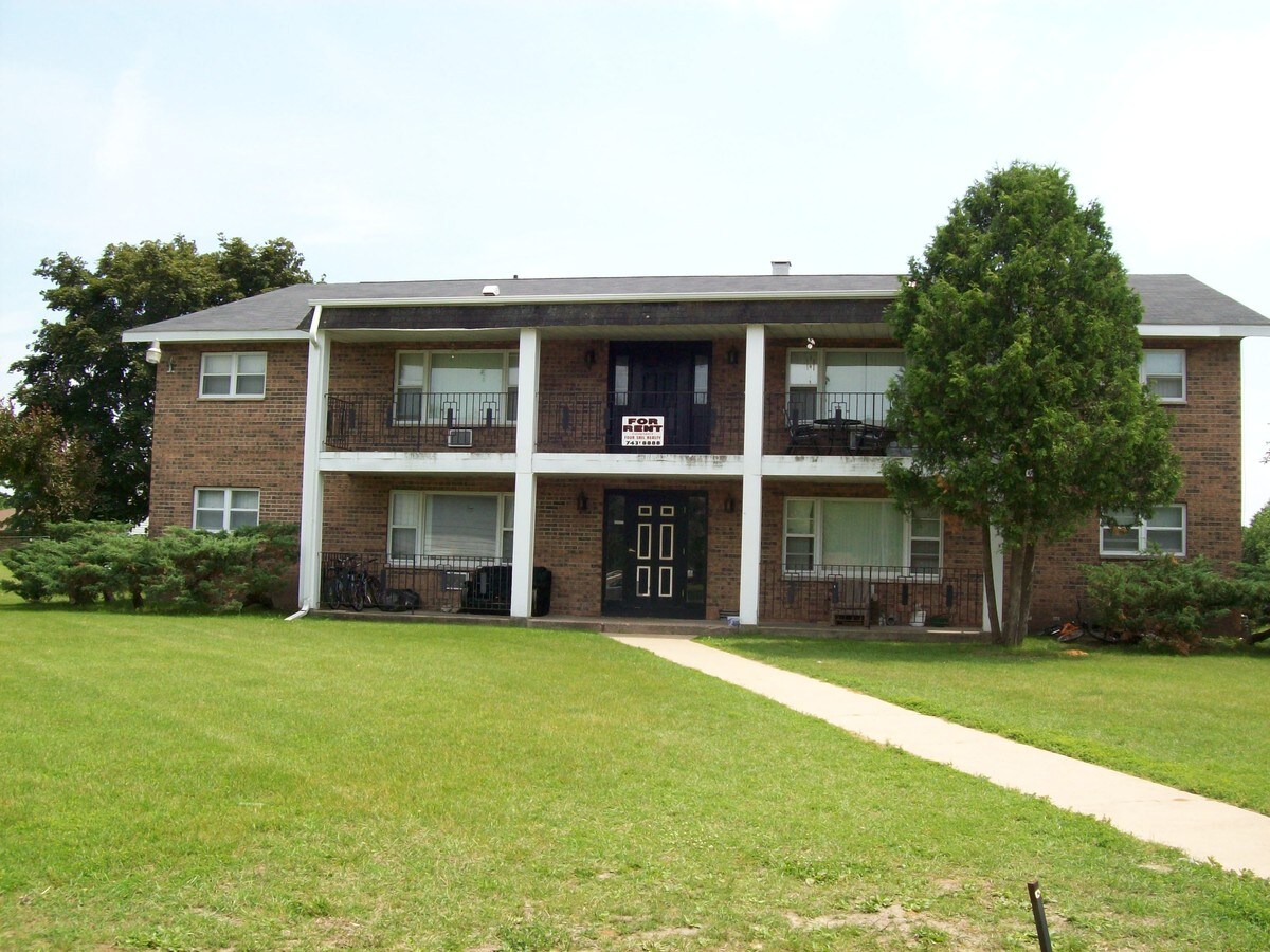 Photo - 204 E Indianwood Dr Apartments