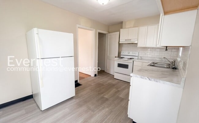 Photo - 969 Sheridan Ave