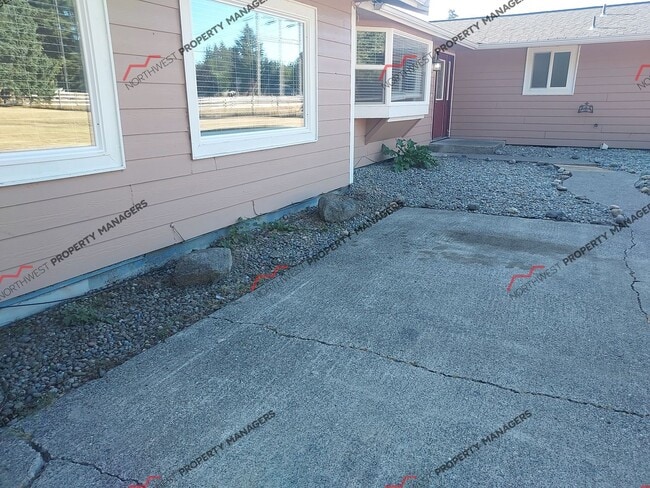 Photo - STATUS: AVAILABLE -R137 | $2400.00 + $100.00 flat rate utility surcharge for (W/S)