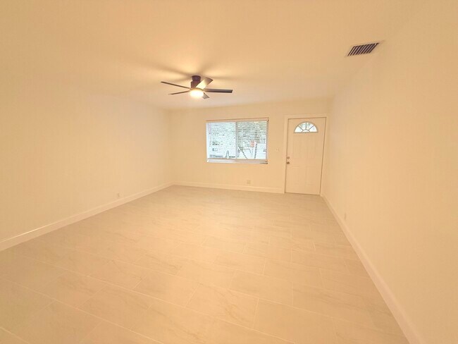 Photo - 626 Prosperity Farms Rd