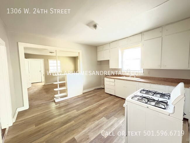 Photo - 1306 W 24th St