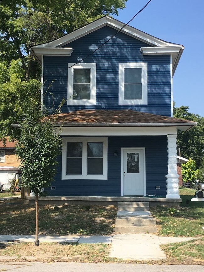 Building Photo - 631 E Chestnut St Unit 631-B