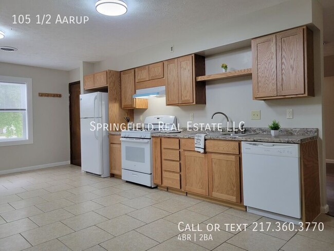 Photo - 105 1/2 Aarup-