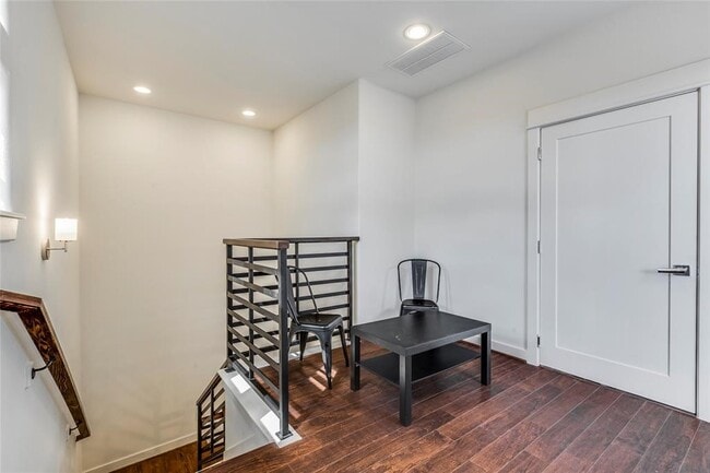 Photo - 2612A Polk St Unit B