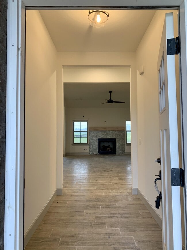 Photo - 1100 Tracey Ln