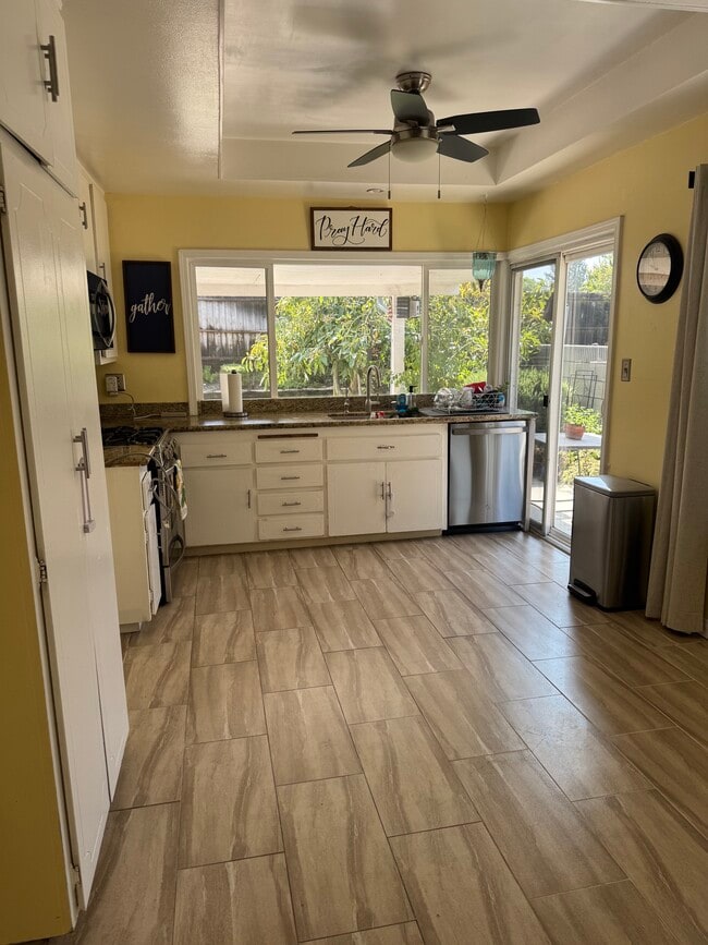 Photo - 1330 N Hollis Ave