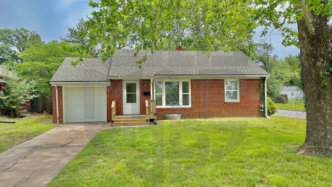 Photo - 1102 N Crestway St
