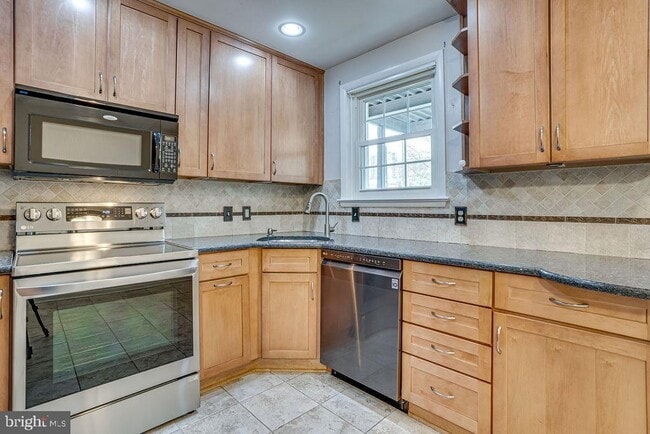 Photo - 2731 S Walter Reed Dr