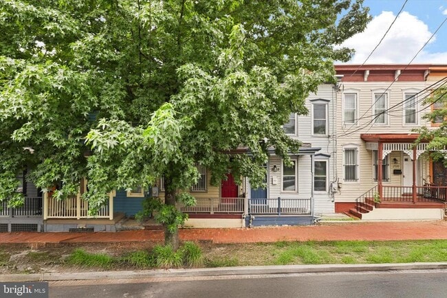 Building Photo - 2120 13th St SE Rental