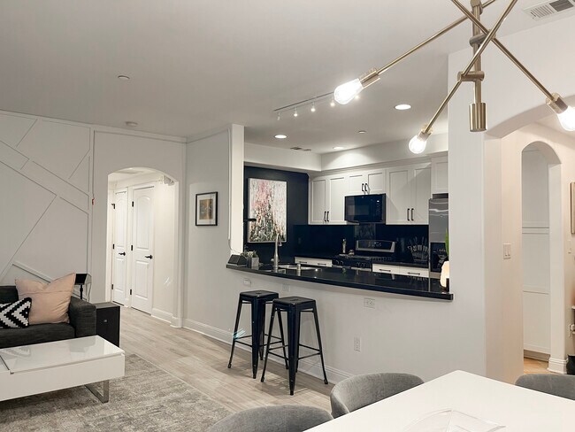 Photo - 5037 Rosewood Ave Unidad 101