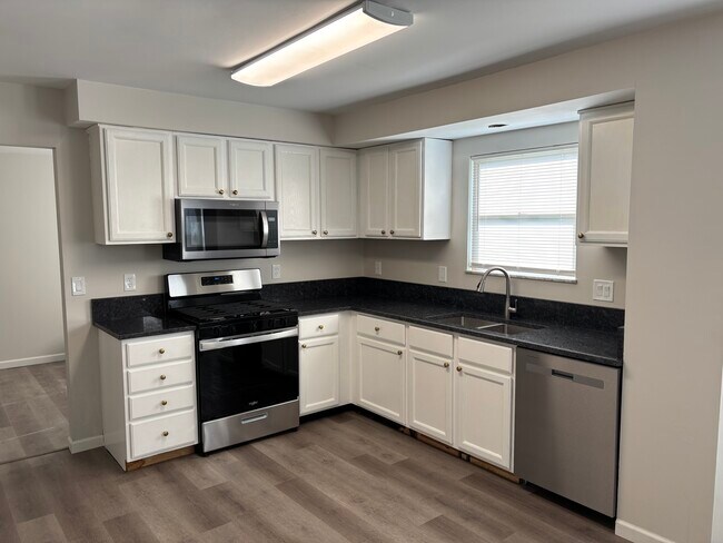 825 Bernese Ct