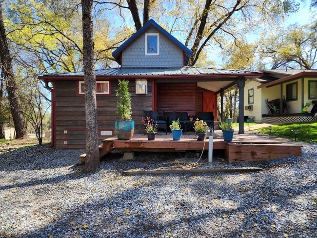 Photo - 6091 Dutch Mine Rd