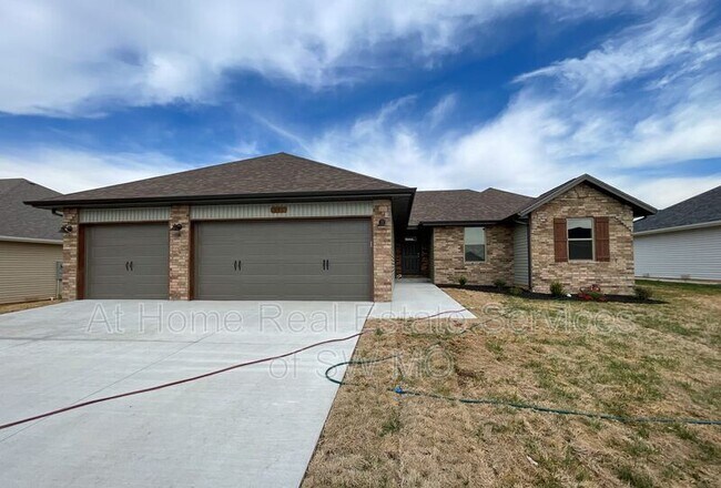 logan heights apartments rogersville mo