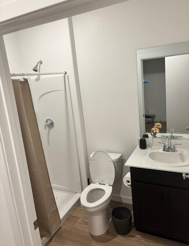 Photo - 1751 Eiffel St