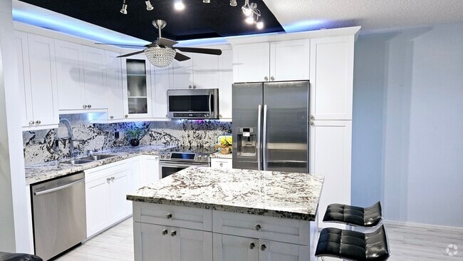Building Photo - 1401 SW 134th Way Unit 412C Rental