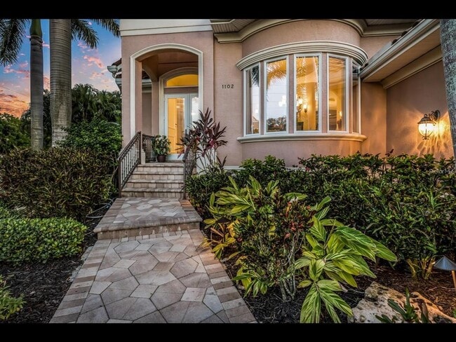 Photo - 1102 Horizon View Dr
