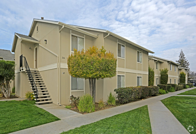 Building Photo - Autumn Run Apartments