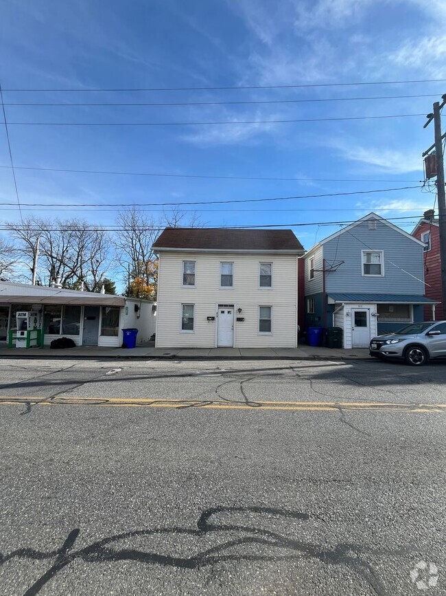 Building Photo - 814 S Potomac St Unit 2 Rental