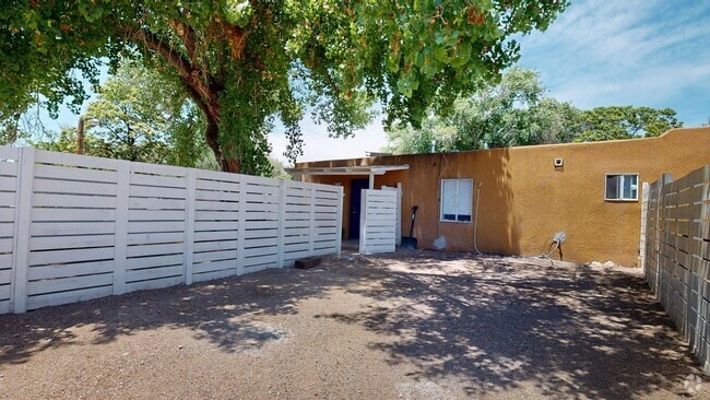 Building Photo - 1207 Barelas St SW Unit C Rental