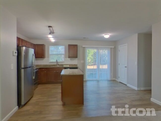 Photo - 415 Merus Dr