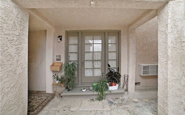 Photo - 108 E Date St Unit 108