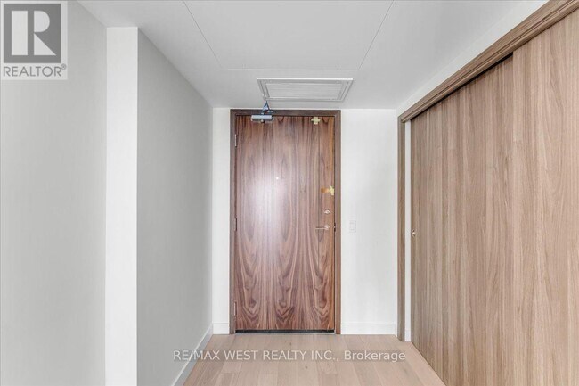 Photo - 1 Concord Cityplace Wy Unit 5709