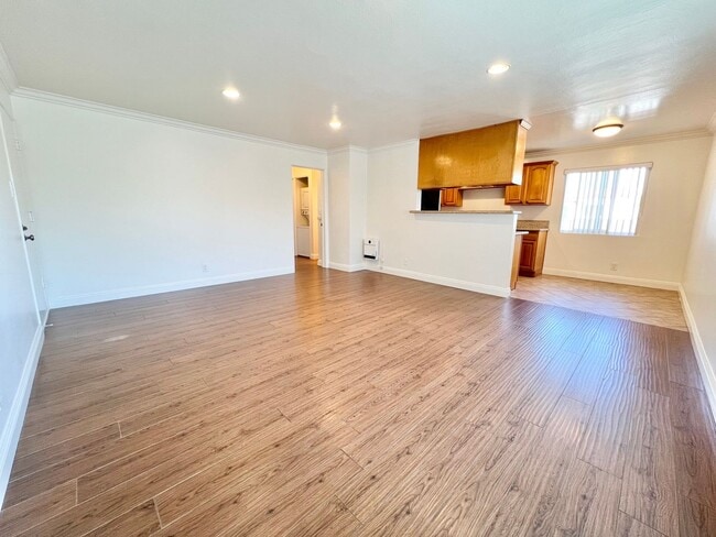 Building Photo - 675 Euclid Ave Unit #3