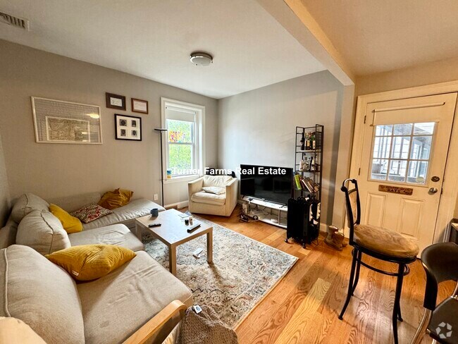 Building Photo - 122 Berkshire St Rental