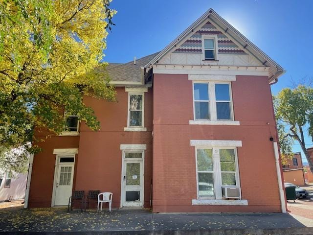 Building Photo - 129 W 2nd St