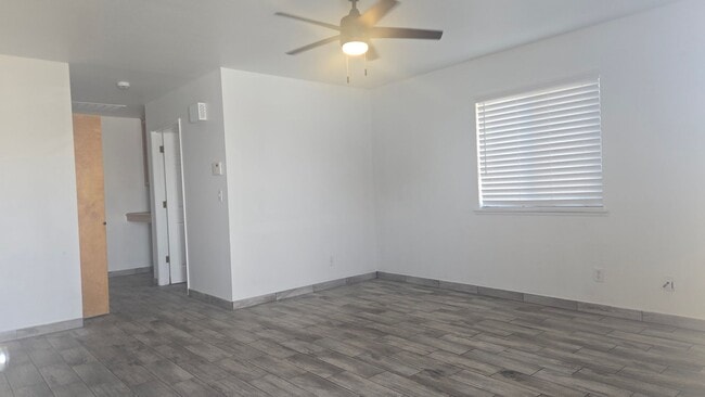 Photo - 2 Br 1 Ba available Now