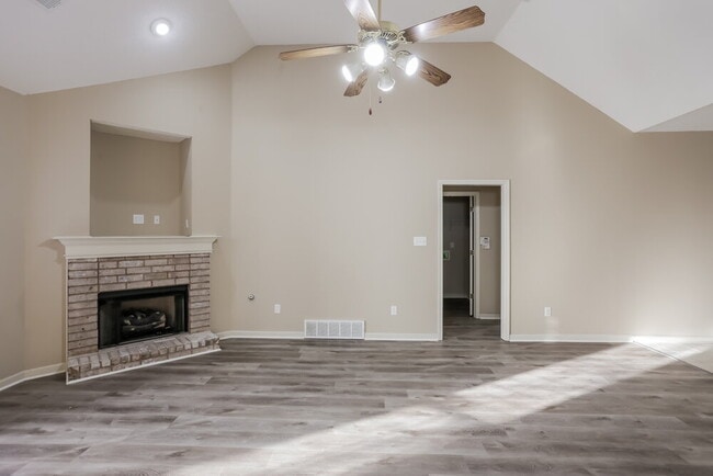 Photo - 1129 Red Fern Cir E