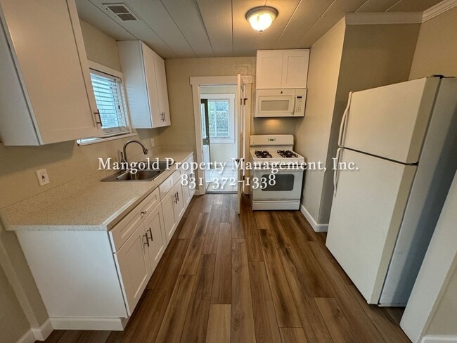 Photo - 1025 Hilby Ave