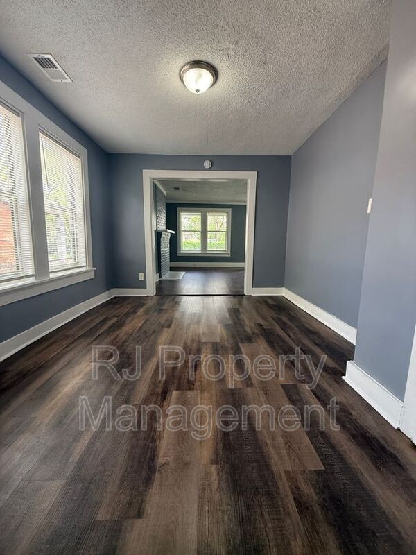 Photo - 425 Carpenter St