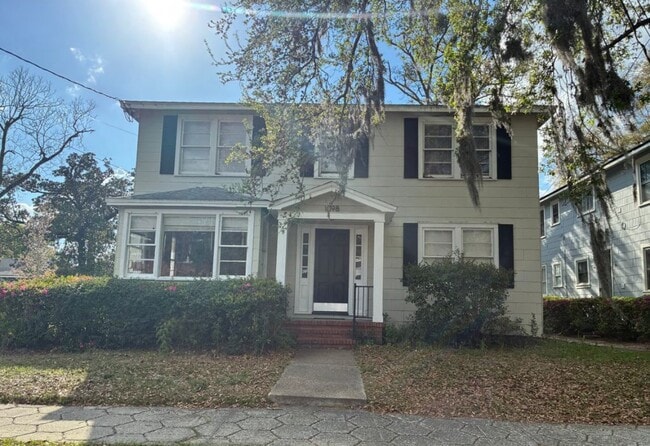 Building Photo - 1098 Cherry St