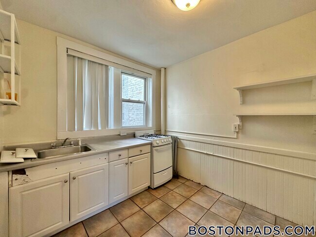 520 Cambridge St Unit 3