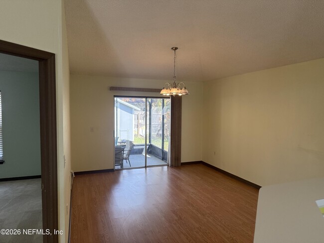 Photo - 2157 Willesdon Dr W