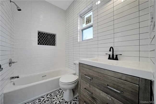 Photo - 173 Washington St Unit 1