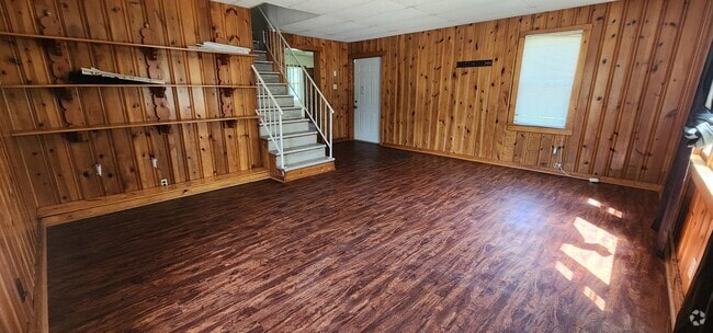 Building Photo - 2001 W Manor Pky Rental