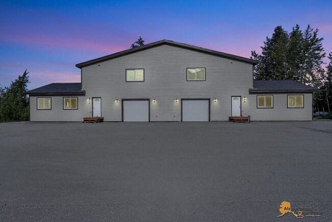 Building Photo - 16320 E Bradford Dr