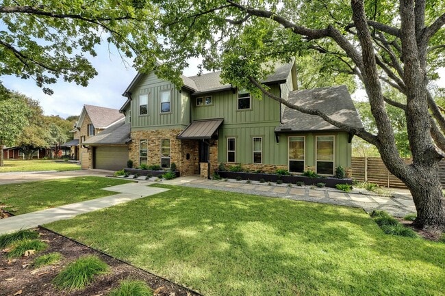 Photo - Beautiful 4-Bed Home in Highland Park West...