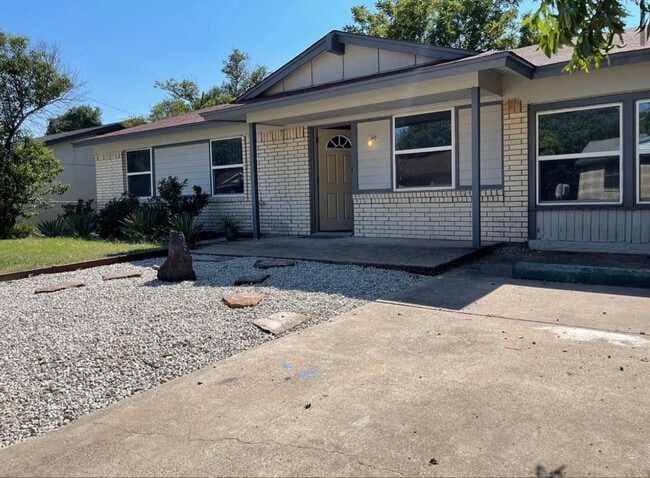 Building Photo - 7305 Albert Williams Dr