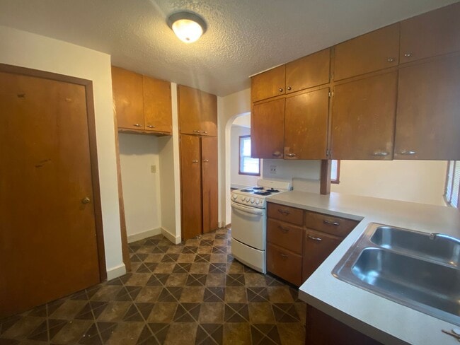 Photo - Spacious 3 bedroom, 1 bath duplex located in South Moorhead.