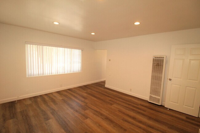 Photo - 1-15 College Drive Unit 1 College Drive