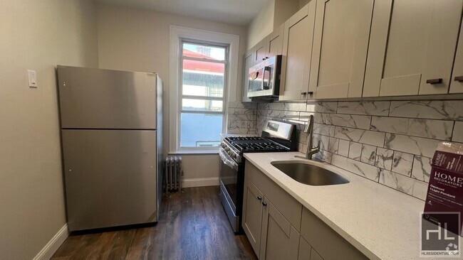 Building Photo - 433 E 2nd St Rental