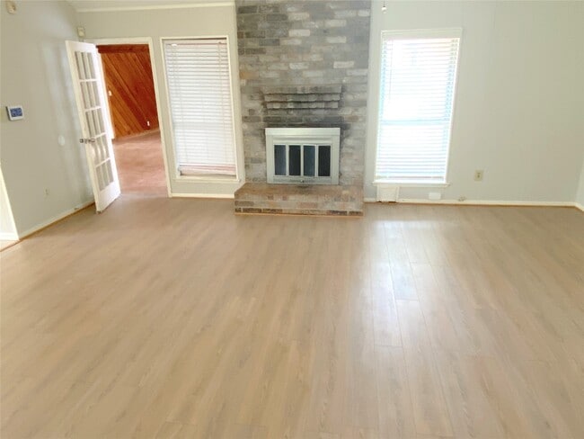 Building Photo - 22303 N Fork Dr