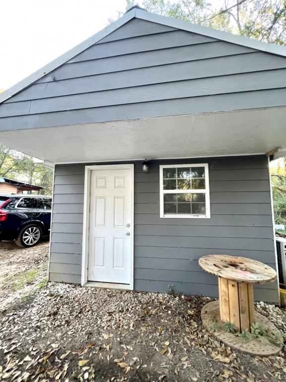 Building Photo - 135 Honeysuckle Ln