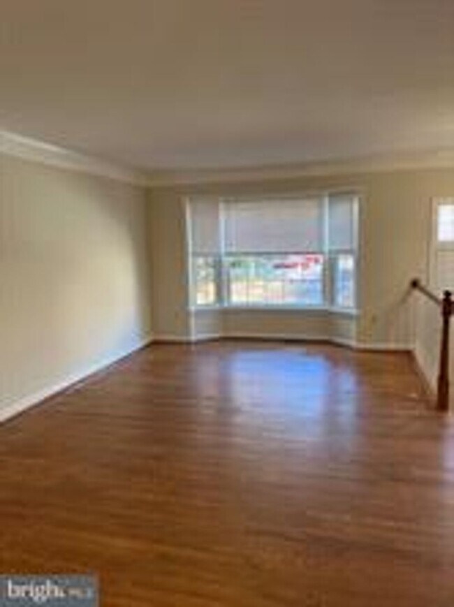 Photo - BEAUTIFUL END UNIT TH NEAR DOWNTOWN ROCKVILLE