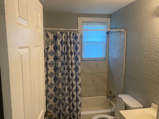 Bathroom 1 Full - 892 Applewood St Unit A