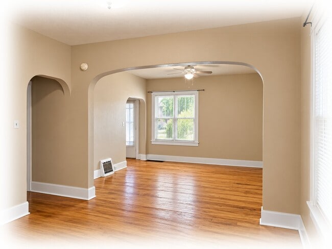 Photo - 219 E Callender St